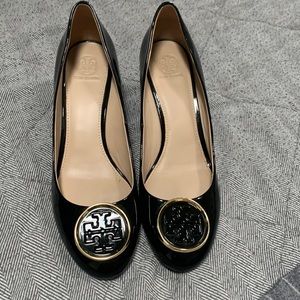 Very lightly worn Tory Burch wedge